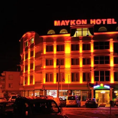 Maykon Hotell *